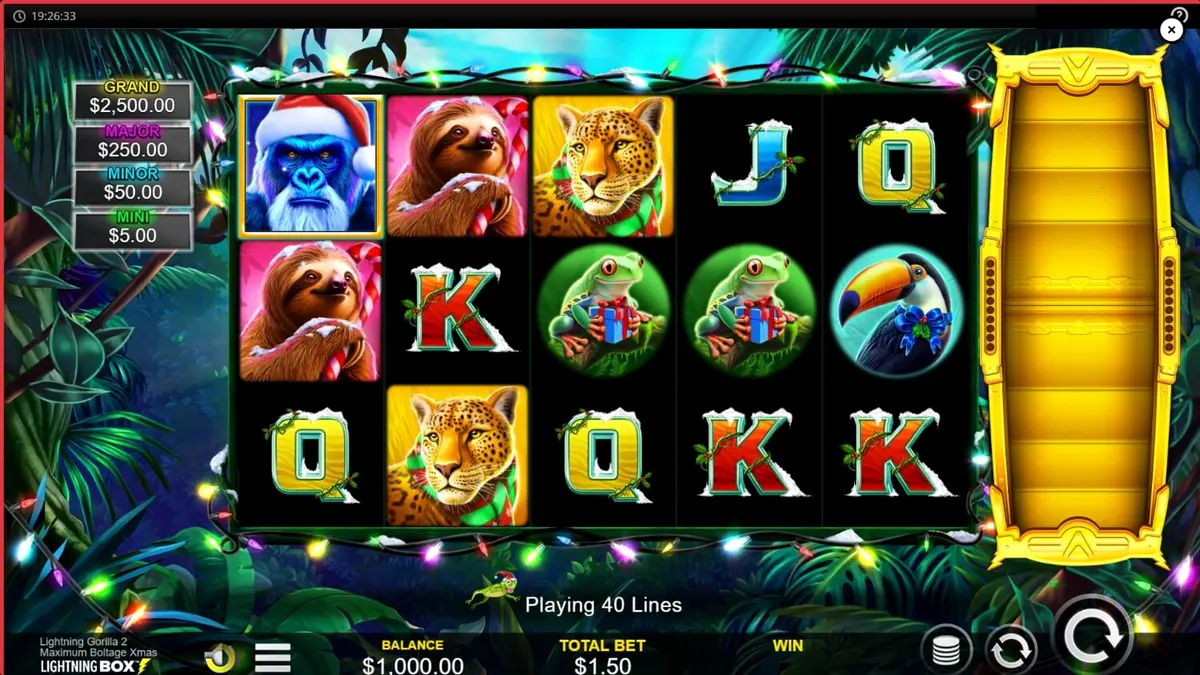 Tampilan visual slot Lightning Gorilla 2 Xmas dengan tema hutan tropis dan suasana Natal.